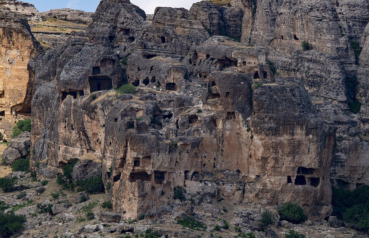 Hasuni Caves 6-storey structure